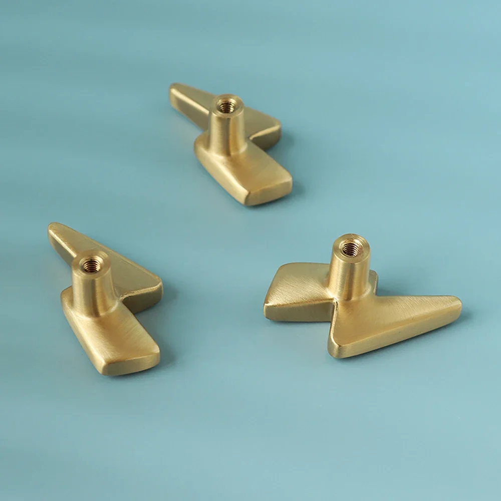 البرق تصميم النحاس مقابض خزانة - مراجعة Unique Furniture Hardware Pulls وسعره